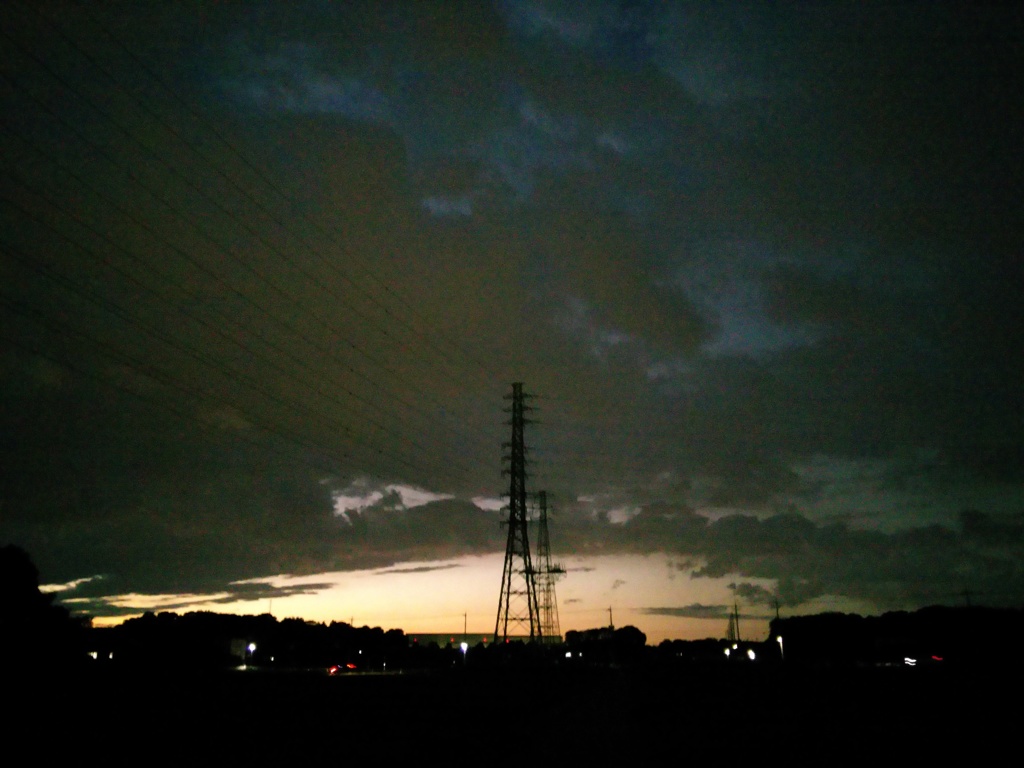 2016/10/23_曇天の夕暮れ