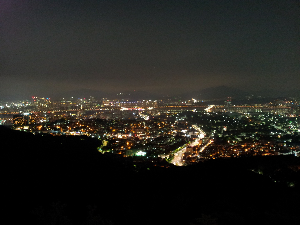 2017/06/17_Nソウルタワーの下からソウル市街の夜景を望む