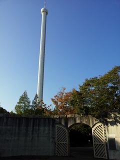 2017/10/26_瀬戸大橋記念公園 遍路ギャラリー4番と瀬戸大橋タワー