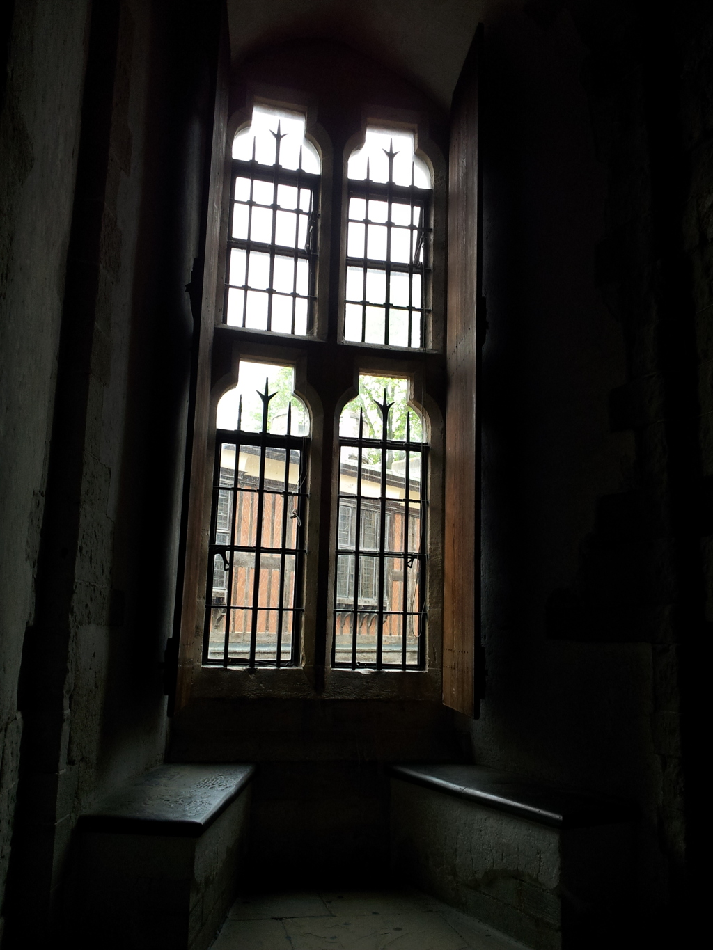 2016/05/19_ロンドン塔の窓