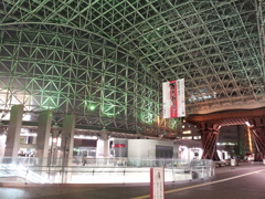 2016/05/11_夜の金沢駅 もてなしドームと鼓門