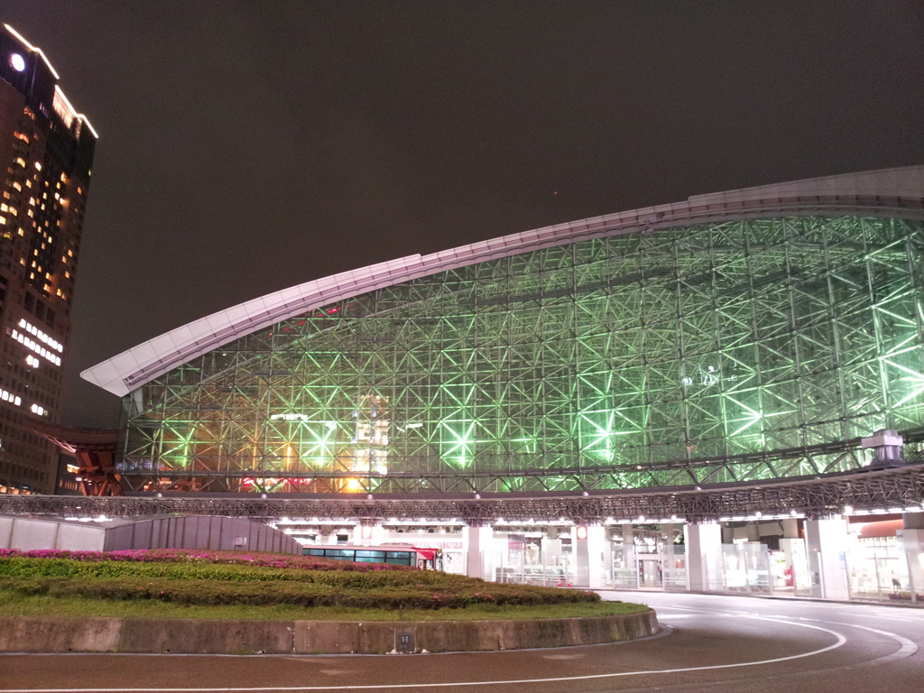 2016/05/11_夜の金沢駅 もてなしドーム