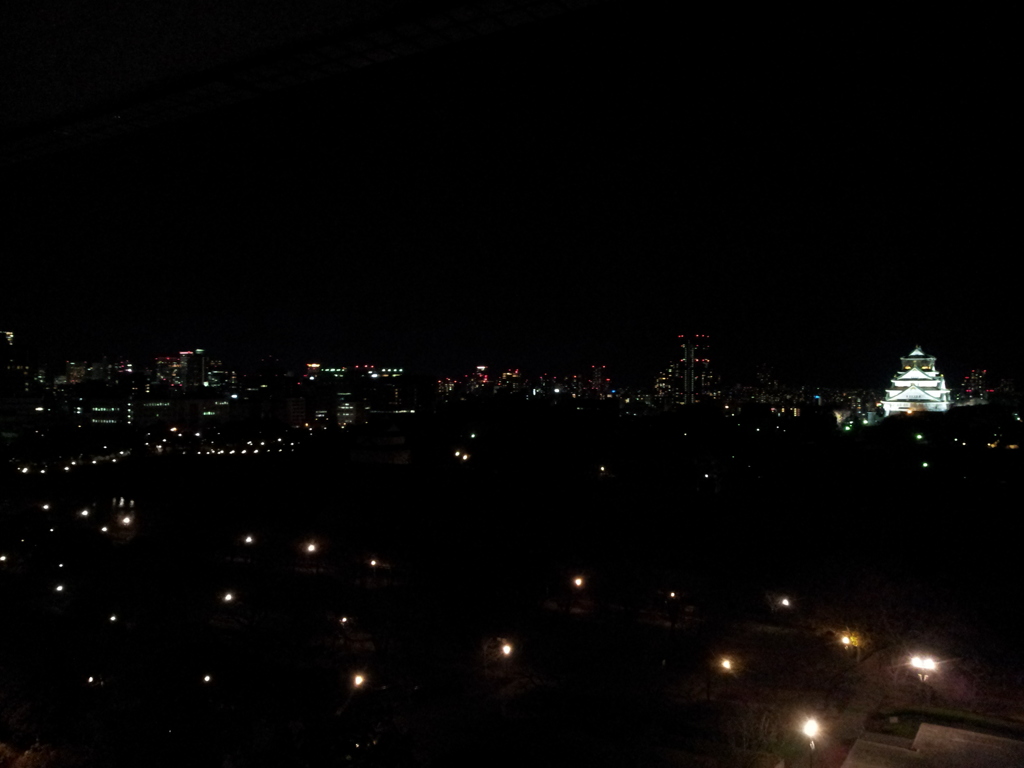 2017/12/12_宿から夜の大阪城公園を望む