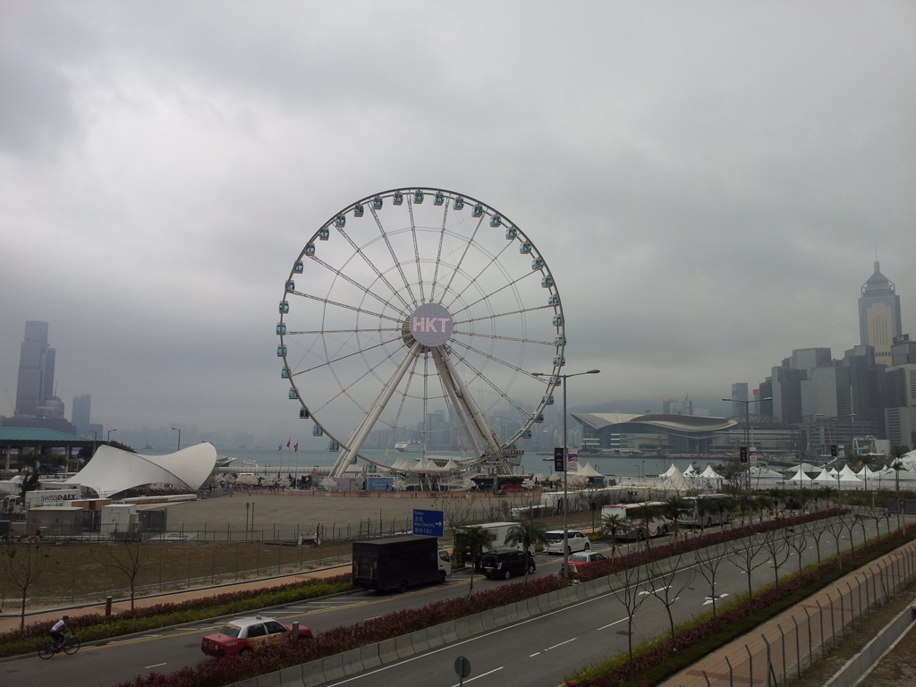 2017/03/12_香港摩天輪とビル群