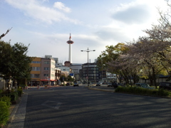 2019/04/12_東本願寺前から京都タワーを望む