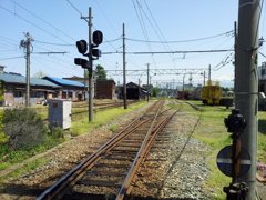 2018/04/21_電鉄黒部駅から線路を望む