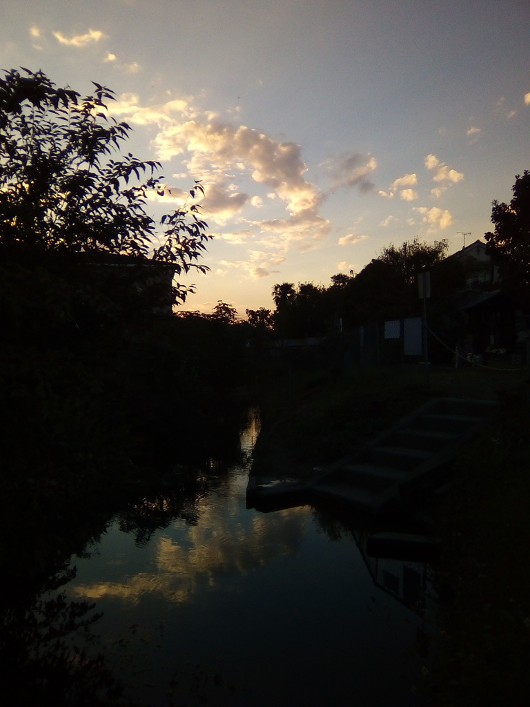 2018/11/03_用水路の夕暮れ
