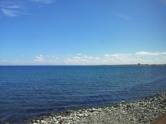 2016/08/14_函館本線 小樽〜札幌の車窓から石狩湾を望む