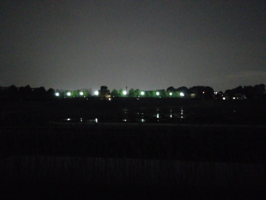 2017/01/29_夜の貯水地と斎場つつじ苑