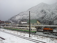 2016/12/10_宇奈月駅のトロッコ電車