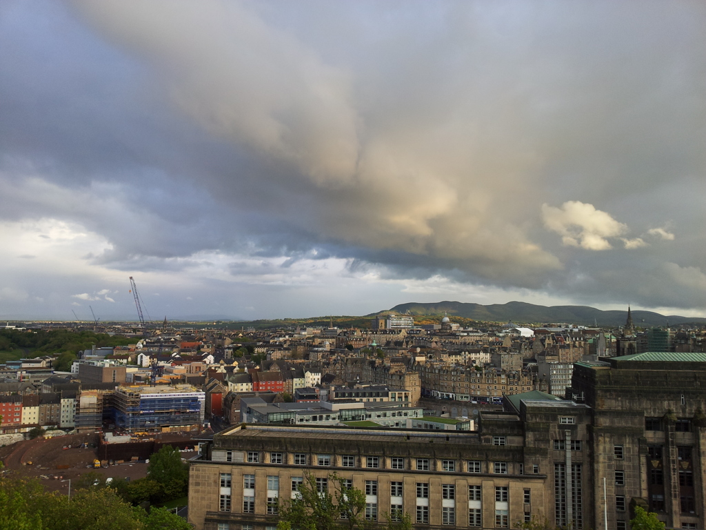 2016/05/21_カールトン・ヒルからエディンバラ市街を望む