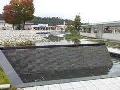 2017/10/21_黒部宇奈月温泉駅前の黒部川四十八ヶ瀬
