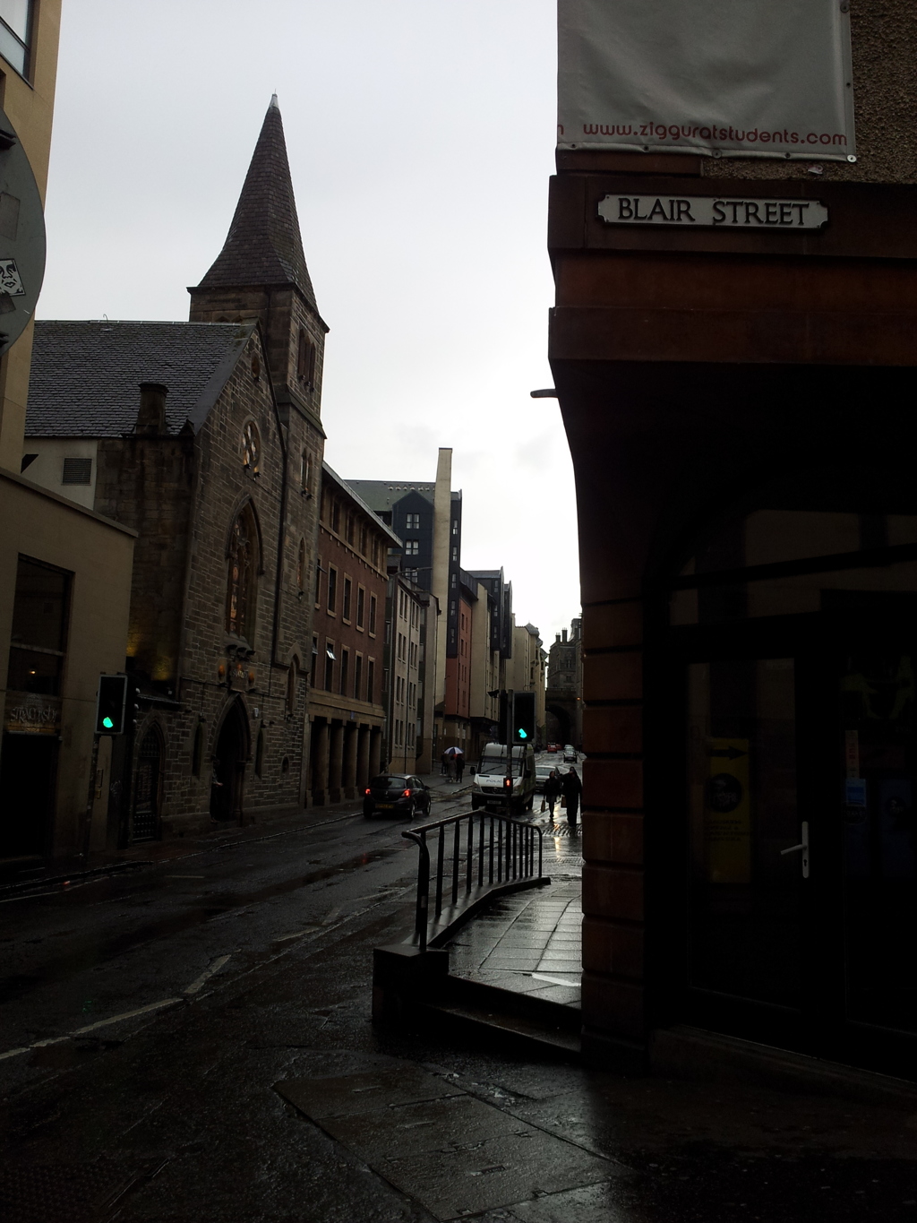 2016/05/21_雨上がりのカウゲートとブレア・ストリート