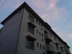 2017/05/28_夕暮れの誰もいない団地