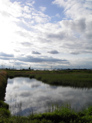 2017/05/14_溜め池に雲