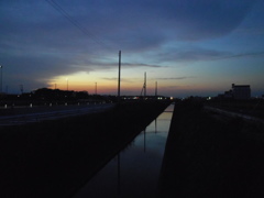 2016/10/30_用水路の夕暮れ