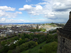 2016/05/21_エディンバラ城から新市街とフォース湾を望む