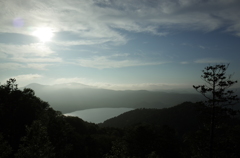 2015/08/08_恐山展望台から宇曽利湖を望む