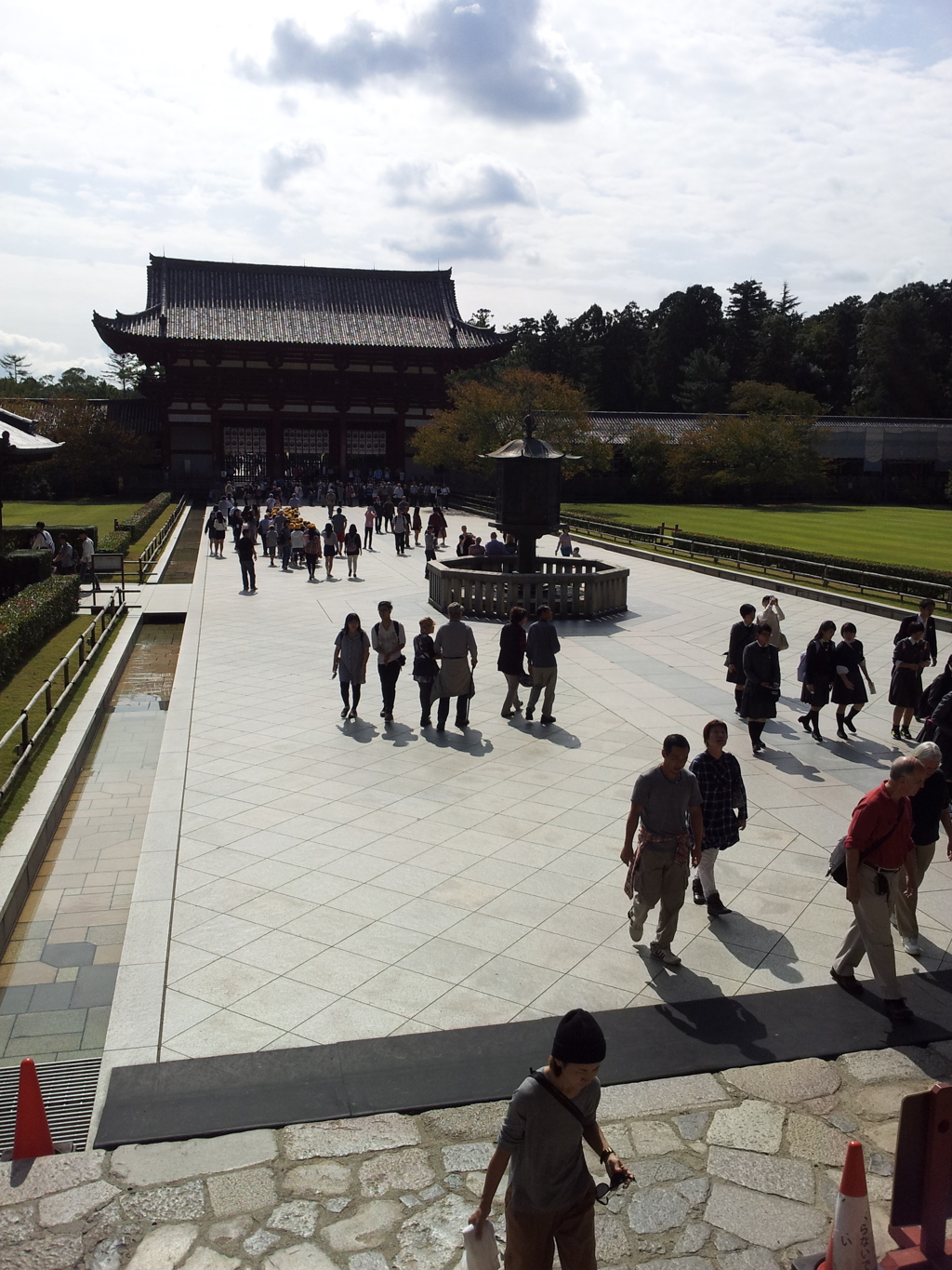 2016/10/18_東大寺 大仏殿から中門を望む
