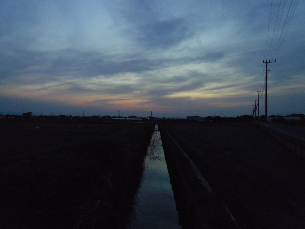 2017/05/21_用水路の夕暮れ
