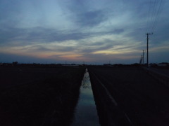 2017/05/21_用水路の夕暮れ