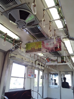 2019/04/12_見慣れない電車内