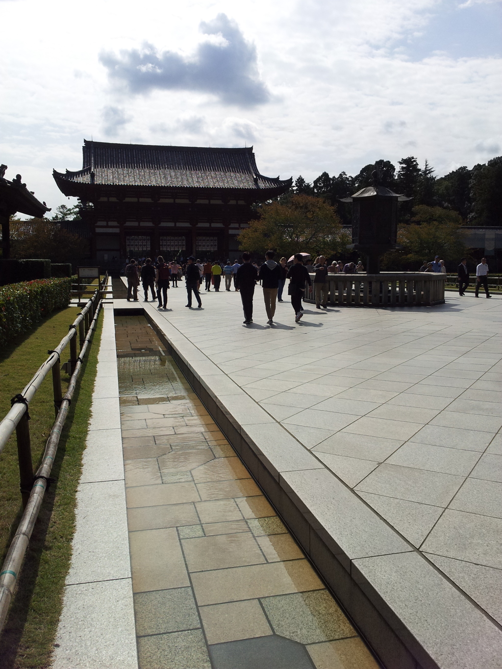 2016/10/18_東大寺 大仏殿から中門を望む