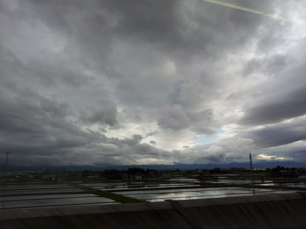 2016/05/11_北陸新幹線の車窓風景