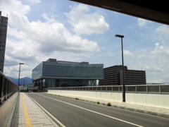 2018/07/14_盛岡駅北側陸橋からアイーナを望む