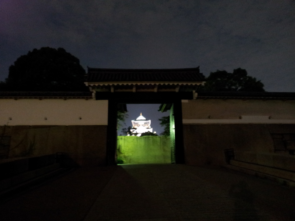 2017/10/27_夜の大阪城 桜門から天守を望む（没カット）