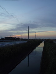 2016/10/30_用水路の夕暮れ