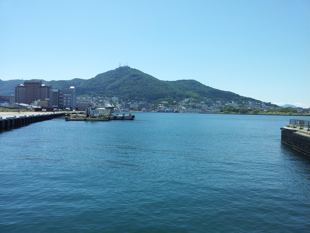 2016/08/12_函館湾と函館山