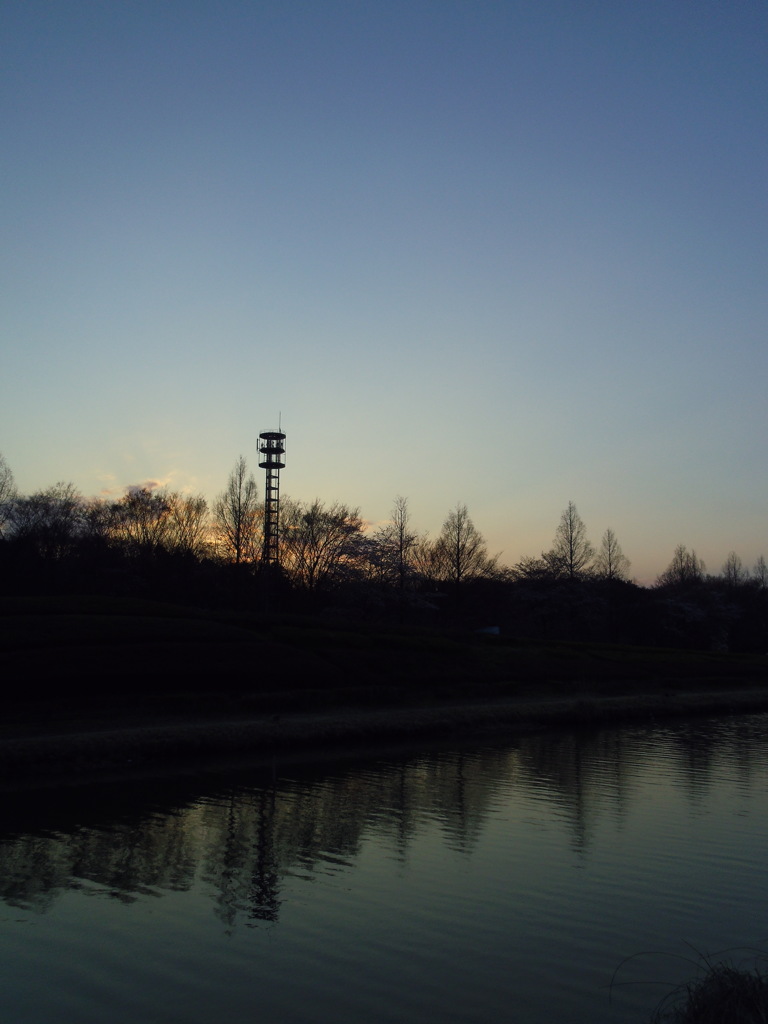 2017/04/02_花の丘農林公苑の夕暮れ