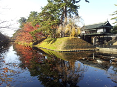 2016/11/14_弘前公園 外濠と追手門