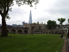 2016/05/19_ロンドン塔から現代建築物を望む