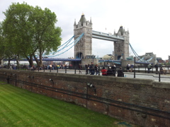 2016/05/19_ロンドン塔からタワー・ブリッジを望む