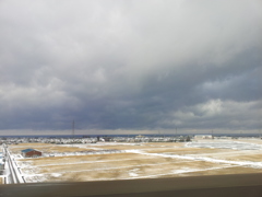 2017/01/12_北陸新幹線から日本海の空を望む