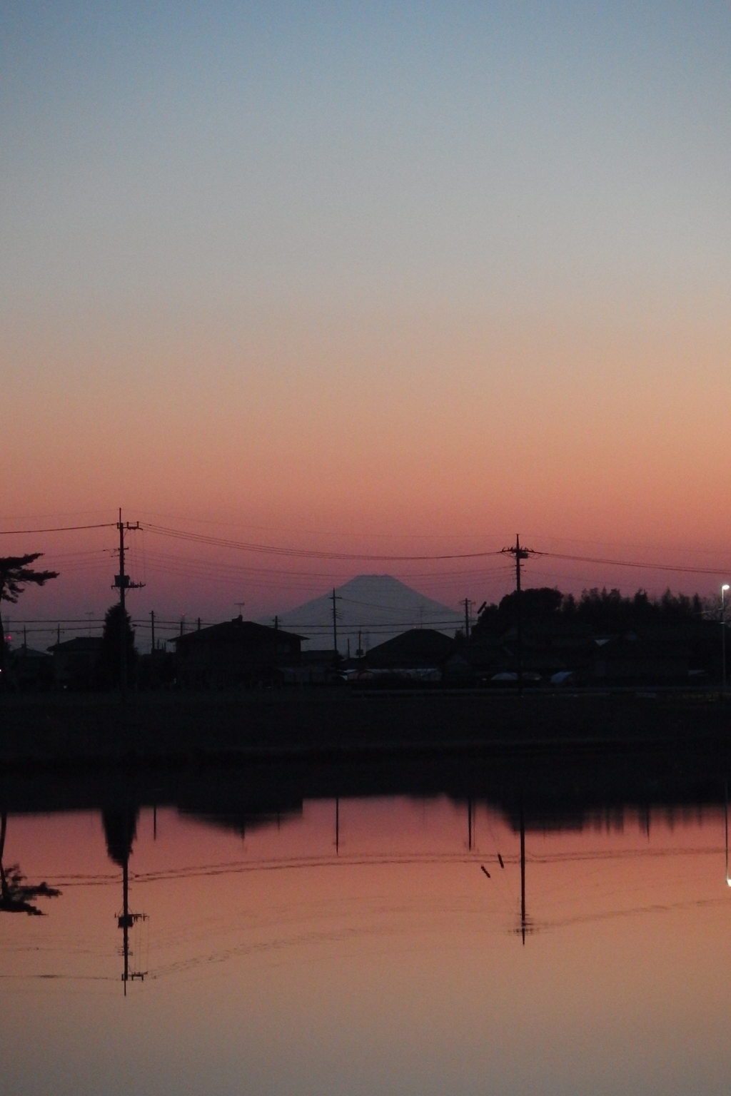 2016/02/11_溜め池の夕暮れ富士山