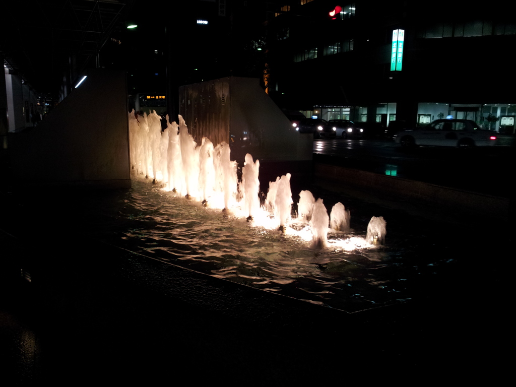 2016/05/11_夜の金沢駅前噴水