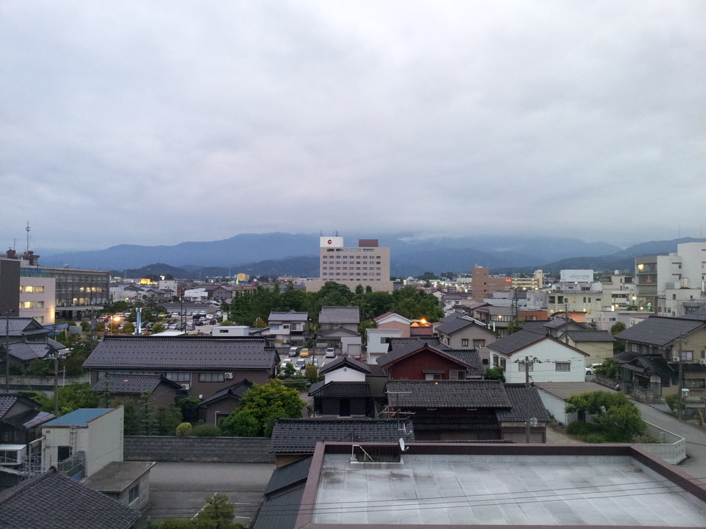 2017/06/13_宿から立山連峰を望む