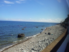 2016/08/14_函館本線 小樽〜札幌の車窓から石狩湾を望む