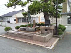 2017/06/13_生地駅前ロータリーの清水