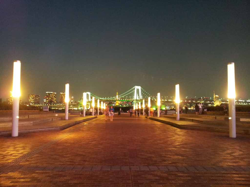 2014/04/26_夜のウェストプロムナードからレインボーブリッジと東京タワー