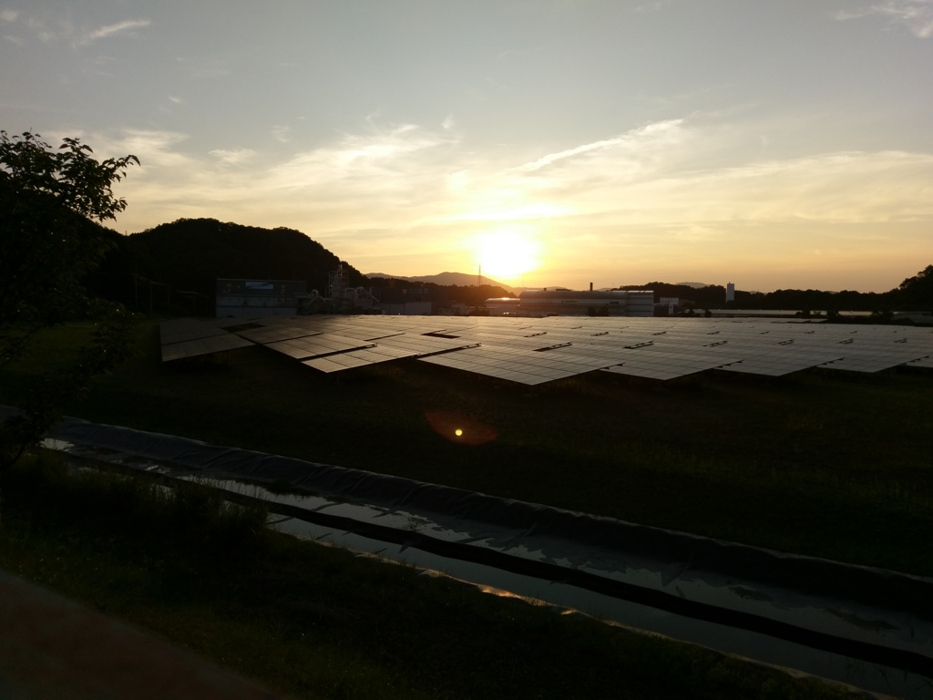 2018/06/24_太陽光パネルの夕暮れ