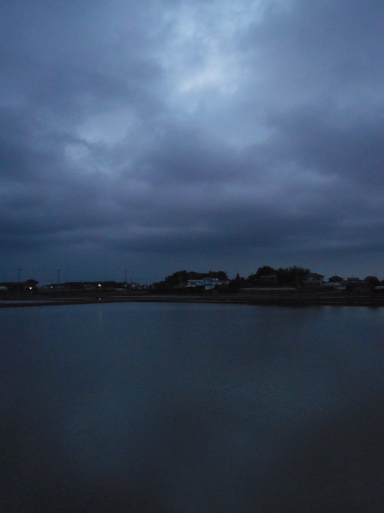 2017/05/27_水田の曇天