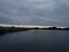 2017/09/02_溜め池の曇天