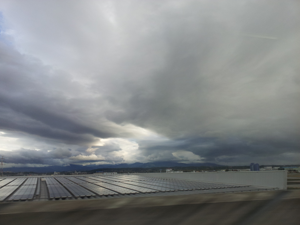 2016/05/11_北陸新幹線の車窓風景