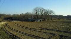 2013/01/12_畑の中の廃屋