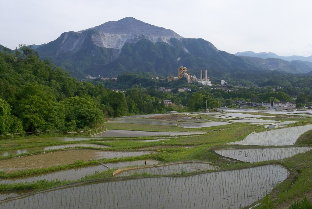 2015/05/23_寺坂棚田と武甲山