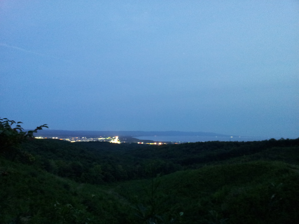 2018/09/13_夕暮れのむつ市街と陸奥湾